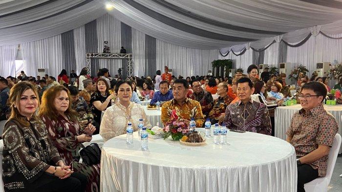 Andrei Angouw kunjungi kediaman Gubernur Sulawesi Utara terpilih Yulius Selvanus Komaling (YSK) di Serang Banten, Rabu (11/12/2024)
