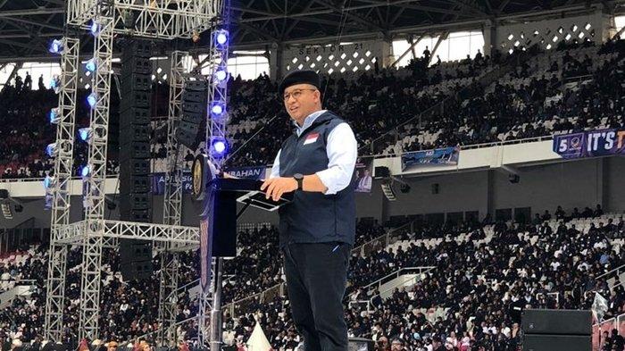 Anies Baswedan berorasi politik di acara 'Apel Siaga Perubahan' di Stadion GBK. Mengaku mau melakukan perubahan di Indonesia dimulai dari Papua.