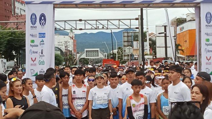 Artis Gisel Anastasia memeriahkan YLC Run Celebration di Manado, Sabtu (31/8/2024). 