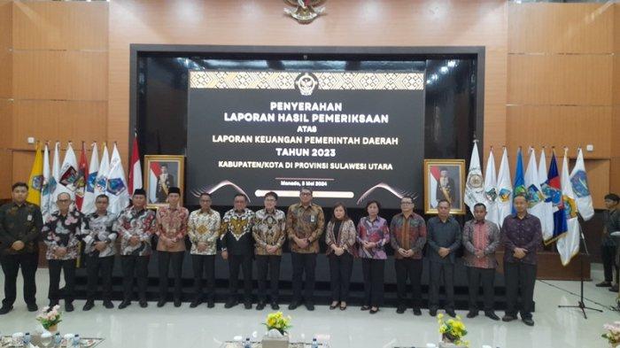BPK RI Perwakilan Sulut menyerahkan Laporan Hasil Pemeriksaan (LHP) atas Laporan Keuangan Pemerintah Daerah (LKPD) enam Kabupaten dan Kota di Provinsi Sulawesi Utara (Sulut),di Kantor BPK RI Perwakilan Sulut,  Jumat (3/5/2024).