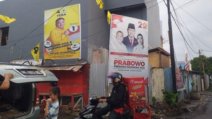 Baliho parpol di sejumlah sudut Kota Manado, Sulawesi Utara, Senin (6/11/2023).