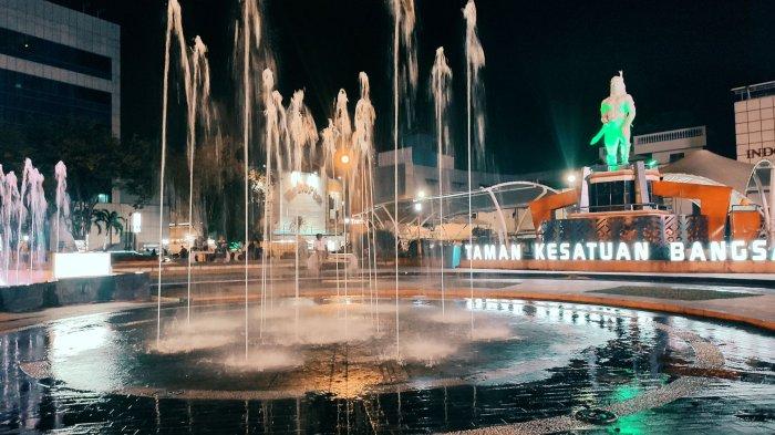Taman Kesatuan Bangsa, Manado, Sulawesi Utara, Sabtu (18/3/2023) malam.