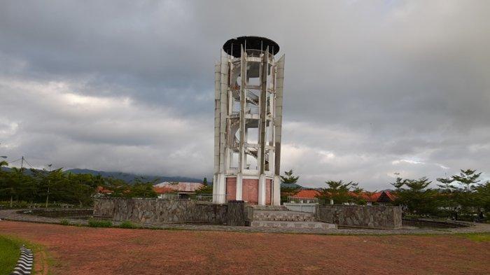 Benteng Moraya di Kabupaten Minahasa, Provinsi Sulawesi Utara. Lokasinya tak jauh dari pusat kota Tondano dan dekat danau Tondano.