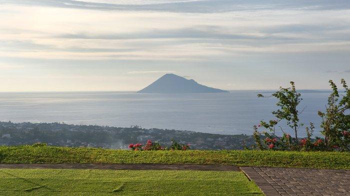WISATA - Pemandangan di Taman Doa Bukit Berbunga Warembungan, Kec. Pineleng, Minahasa, Sulut.
