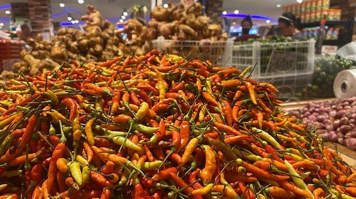Cabe Rawit di FreshMart Bahu Manado, Sulawesi Utara, Jumat 1/3/2025 pukul 10:30 Wita