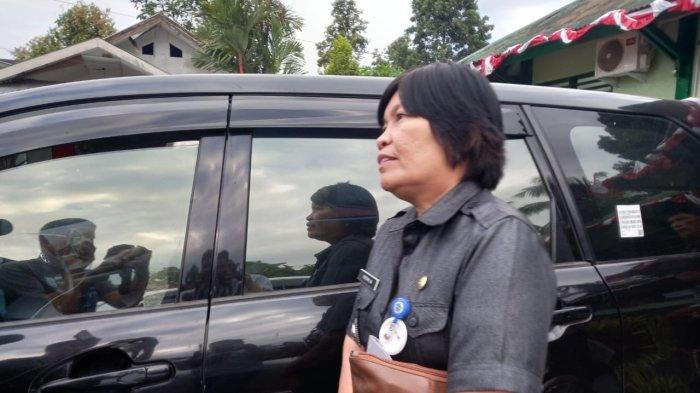 Camat Kalawat Ferlie Indria Nassa