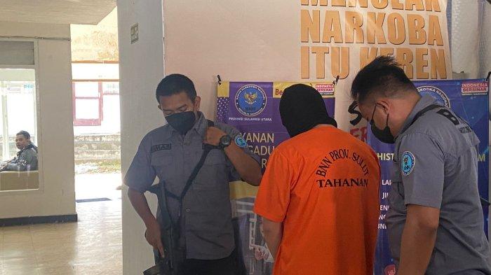 Konferensi pers BNNP Sulawesi Utara terkait pengungkapan jaringan peredaran sabu-sabu di Kotamobagu, Selasa (30/7/2024).