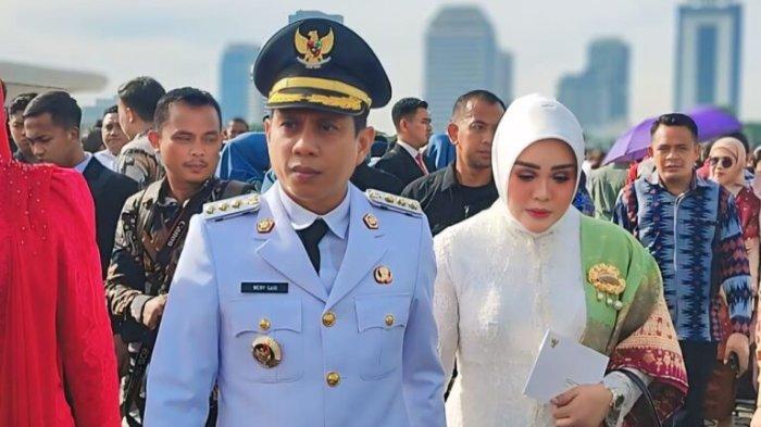 PELANTIKAN KEPALA DAERAH - Wali Kota Kotamobagu Weny Gaib bersama Rindah Mokoginta saat prosesi pelantikan, Kamis (20/2/2025). Weny mengaku siap mengikuti retret di Magelang, Jawa Tengah.