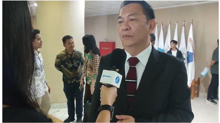 UCAPAN: Wali Kota Tomohon, Sulawesi Utara (Sulut) Caroll Senduk saat menghadiri pelantikan Bupati Talaud Welly Titah dan Wabup Anisya Bambungan di aula Mapalus, kantor Gubernur Sulut, Jumat (20/6/2025). Caroll Senduk pun mengucapkan selamat atas pelantikannya.