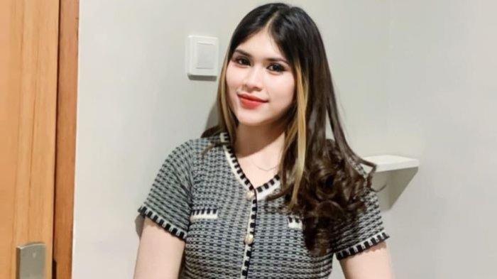 Cewek Manado Avinnia Rosalina Rumengan