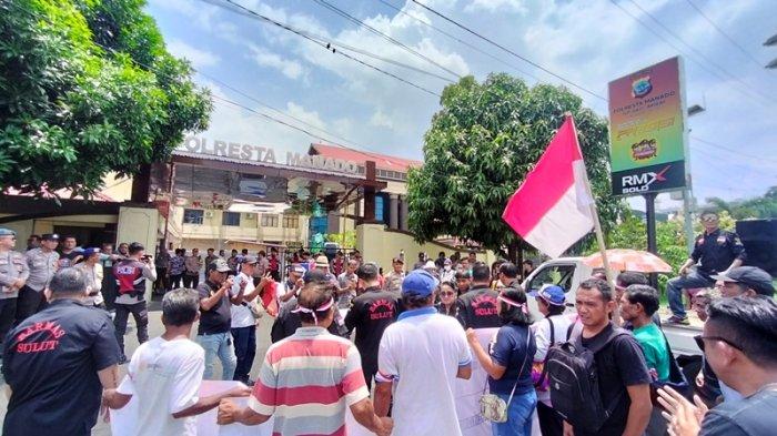 Demo dari Barmas Sulut yang digelar di Polresta Manado.
