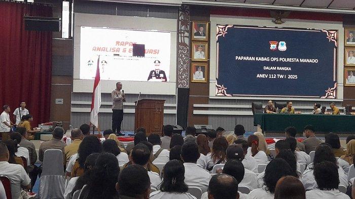 RAPAT: Rapat Analisa dan Evaluasi Laporan Call Centre Manado di aula kantor Walikota Manado, Provinsi Sulawesi Utara (Sulut), Selasa (6/5/2025).