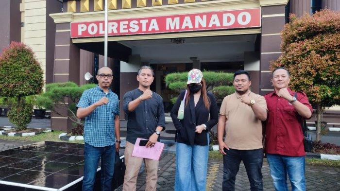 Kuasa hukum bersama korban dugaan rudapaksa dua pengacara datang ke Polresta Manado, Sulawesi Utara, untuk menayakan perkembangan kasus, Sabtu (24/8/2024).