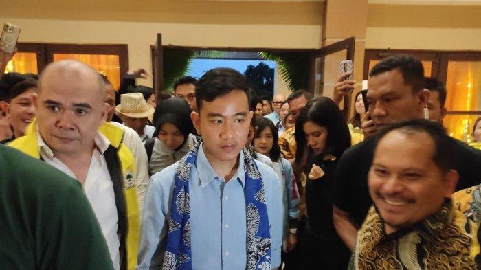 Gibran Rakabuming Raka tiba di lokasi ibadah perayaan Natal TKD Sulawesi Utara, Sutanraja Convention Hall, Minut, Sabtu (23/12/2023).