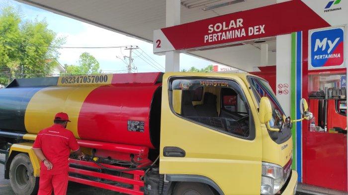 Ilustrasi. Pengisian solar subsidi di sebuah SPBU di Manado, Sulawesi Utara.