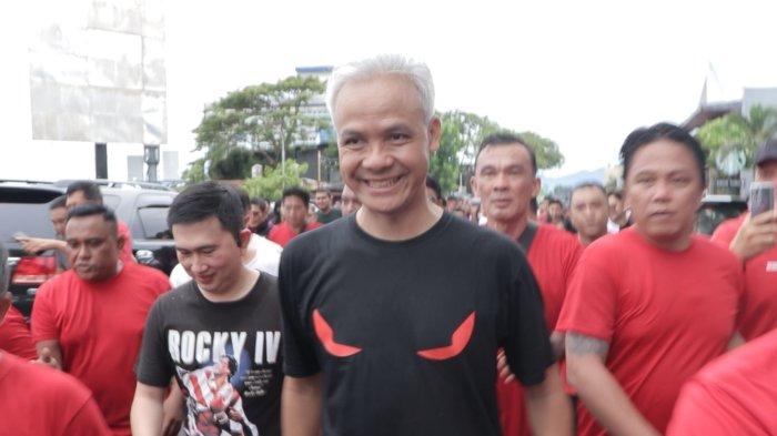 Ganjar Pranowo Jalan sehat di Manado, Kamis (18/05/2023)