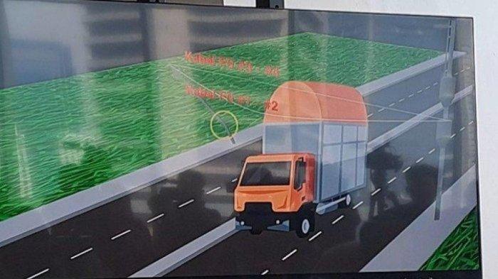 Gegra tak kuat nanjak, truk lindas pengendara motor di Kendari (Warta Kota/Nuri Yatul Hikmah)