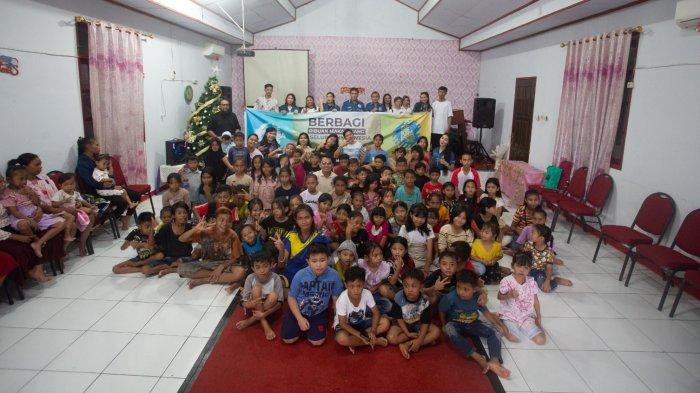 Anak-anak PAUD Generasi Indonesia, Keluharan Sumompo, Kecamatan Tuminting, Kota Manado, diabadikan bersama pengurus Gekrafs DPW Sulut.