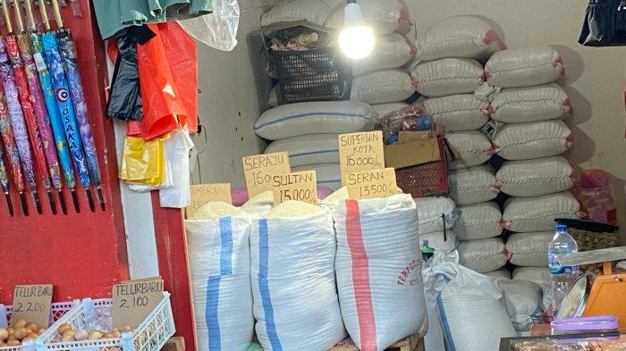 Harga beras di Pasar Bersehati Manado, Sulawesi Utara hari ini Minggu (3/3/2024).