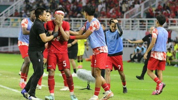 Hasil Semi Final Piala AFF U19 Indonesia vs Malaysia 1-0. Alfharezzi Buffon cetak gol kemenangan.