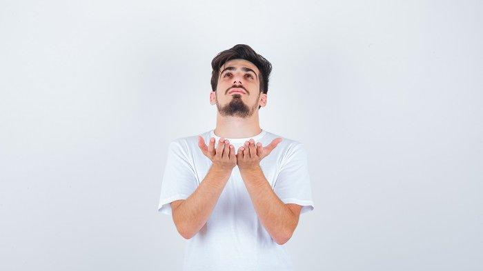 Ilustrasi orang berdoa.
