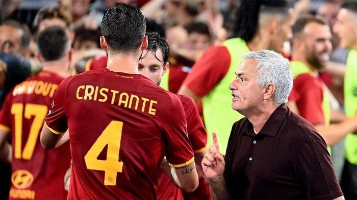 Jose Mourinho Dipecat AS Roma.