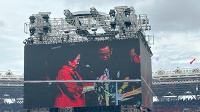 Kampanye akbar Ganjar - Mahfud di Stadion Utama Gelora Bung Karno (GBK) Jakarta, Sabtu (3/2/2024)
