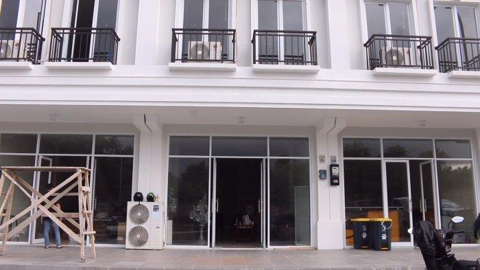 Kantor Baru DPD Partai Demokrat Sulawesi Utara di ruko CitraLand Kairagi, tepatnya di Kombos Kelurahan Kairagi Satu, Kecamatan Mapanget, Manado, Sulawesi Utara, Selasa (14/5/2024).