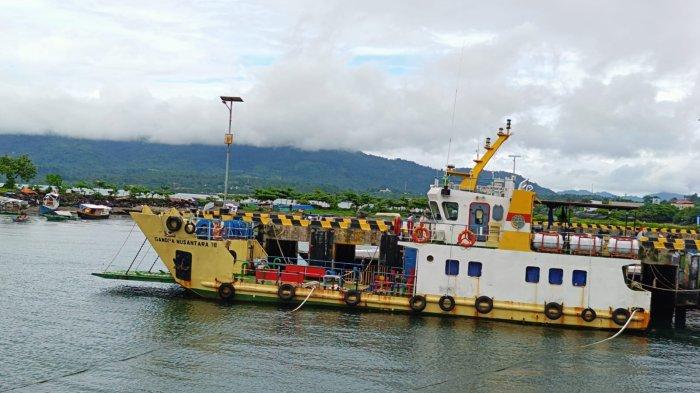 Kapal Gandha Nusantara 18 yang memberikan pelayanan gratis bagi wisatawan yang akan ke pulau Bunaken.