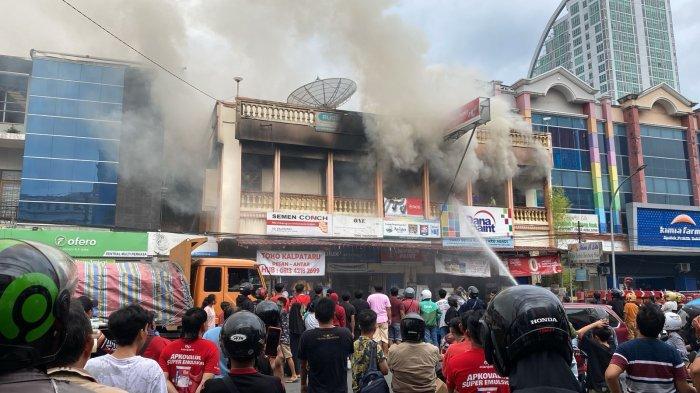 Kebakaran di Bahu Malalayang Manado