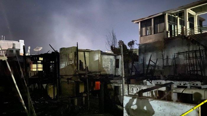 Kebakaran di Kelurahan Bahu Lingkungan Tiga, Kota Manado, Sulawesi Utara, Minggu (5/1/2024).
