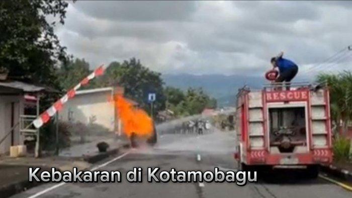 Mobil terbakar di Jalan Raya Desa Moyag Tampoan, Kotamobagu Timur, Kota Kotamobagu, Sabtu (18/1/2025) pagi.