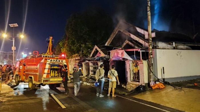 Kebakaran di Paniki Bawah Mapanget Manado, Sabtu (24/2/2024) malam.