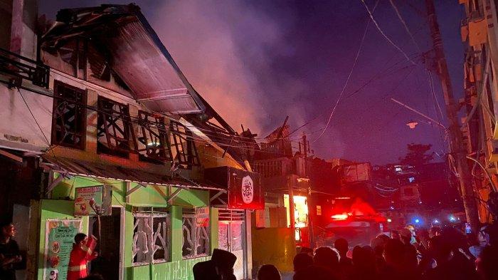 Kebakaran terjadi di Kampung Kodo, Kota Manado, Sulawesi Utara, hari ini Selasa (19/3/2024).