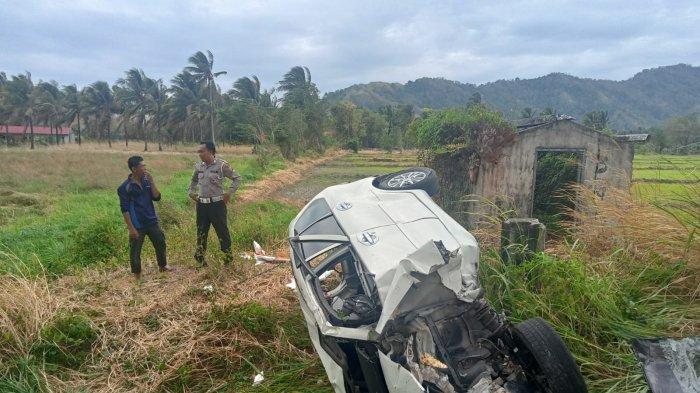 Kecelakaan Mobil Xenia Putih di Inobonto Bolmong Sulawesi Utara