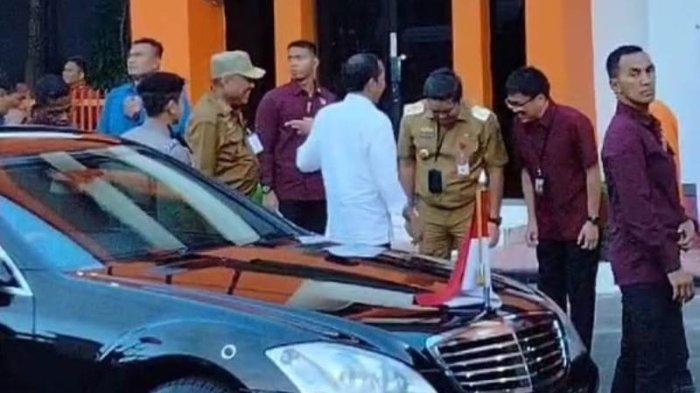 Kedatangan Jokowi di Kantor Pos Manado disambut Mensos Risma dan Wagub Steven Kandouw, Kamis (28/12/2023) sore.