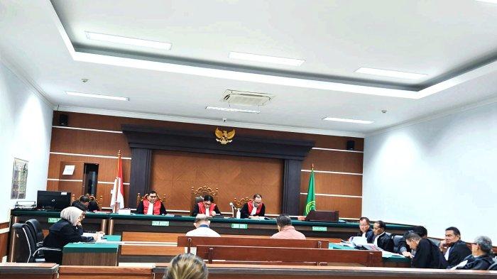Kejaksaan Negeri (Kejari) Minahasa menggelar sidang kasus dugaan Tindak Pidana Korupsi Belanja Modal Peralatan dan Mesin pada Sekretariat Dewan Perwakilan Rakyat Daerah (DPRD) Minahasa.
 
 