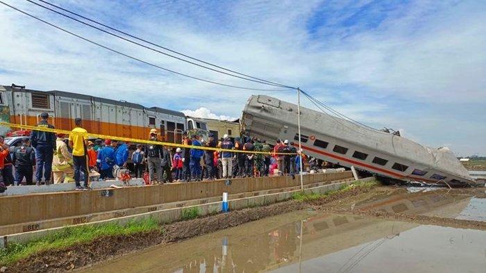 Kesaksian penumpang detik-detik KA Turangga dan KA Lokal Bandung Raya bertabrakan di petak stasiun Cicalengka-Haurpugur pada Jumat (5/1/2024) pagi.