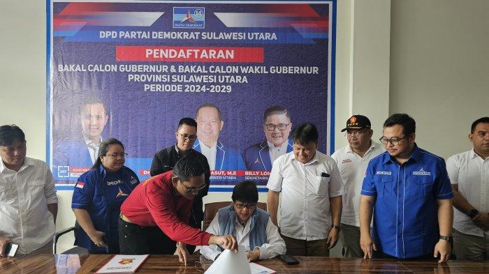 Ketua DPD Partai Gerindra Sulawesi Utara, Conny Rumondor mendaftar ke Partai Demokrat Sulut sebagai calon wakil gubernur, Jumat (31/5/2024).