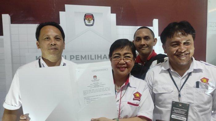 Ketua Partai Gerindra Sulawesi Utara, Conny Rumondor dan jajaran saat mendaftarkan bakal caleg ke KPU Sulawesi Utara, 14 Mei 2023 lalu.