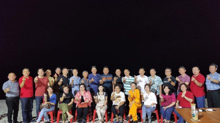 Komunitas Profesional dan Usahawan Katolik Keuskupan Manado di Ranowangko Beach Resort bersama Gubernur Sulawesi Utara Olly Dondokambey, Kamis (29/6/2023).