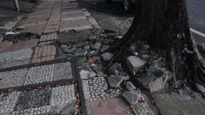 Kondisi terkini trotoar di Jalan Sam Ratulagi Manado Sulawesi Utara