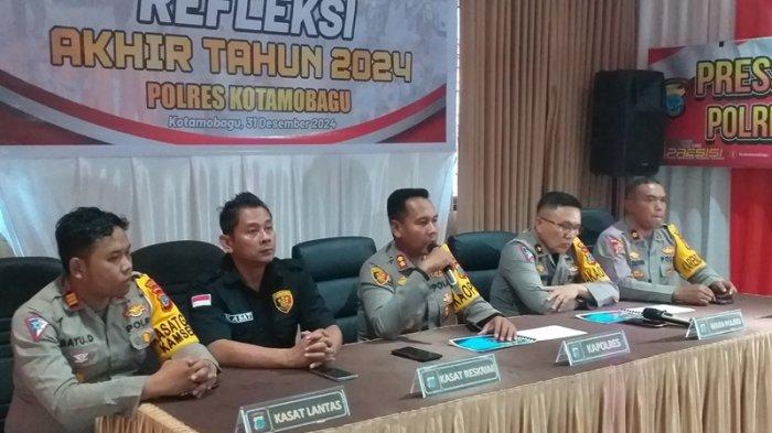 Konferensi Pers oleh Kapolres Kotamobagu, Sulawesi Utara, AKBP Irwanto beserta jajaran, Selasa (31/12/2024)