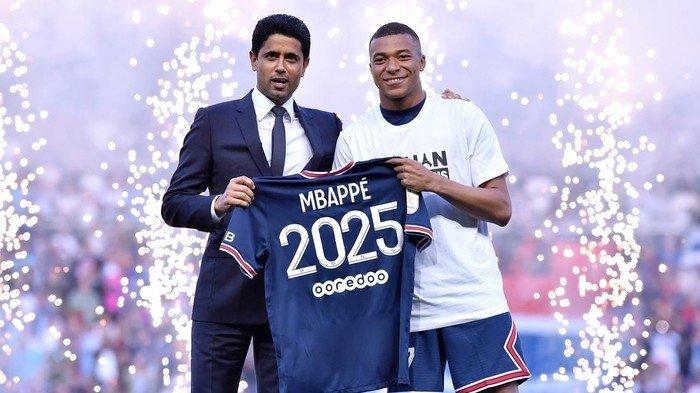 Kontrak Kylian Mbappe bersama PSG sejatinya akan berakhir pada akhir musim 2024, namun ada opis perpanjangan selama semusim hingga 2025.