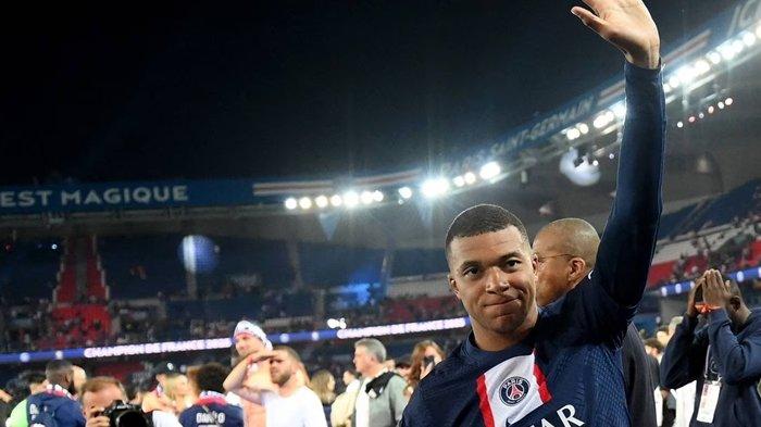 Kylian Mbappe Tinggalkan PSG dengan Status Bebas TransfeR atau Free Agent gratis.