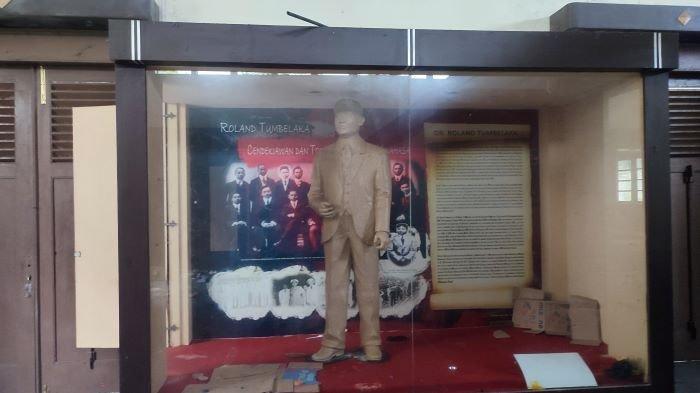 TERBENGKALAI: Gedung Minahasa Raad di Manado, Sulawesi Utara terbengkalai. Banyak situs sejarah rusak