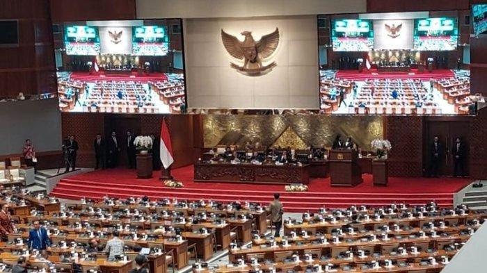 Momen rapat paripurna DPR RI di gedung DPR RI Senayan, Jakarta pada Kamis (22/8/2024).