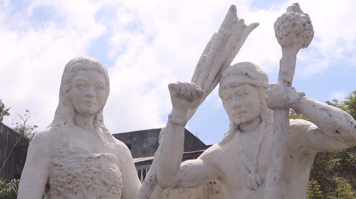 Monumen Toar Lumimuut di Pertigaan Jembatan Miangas, Jalan Jenderal Sudirman, Kelurahan Komo Luar, Kecamatan Wenang, Manado, Sulawesi Utara, Minggu (14/4/2024).