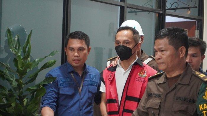 Muhammad Yusrizki telah ditetapkan sebagai tersangka kasus dugaan korupsi pengadaan tower BTS BAKTI Kominfo.