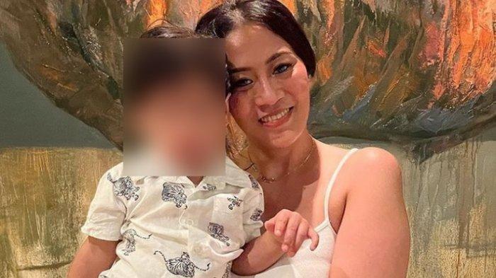 Nanie Darham, aktris film yang diduga menjadi korban malpraktik operasi sedot lemak.